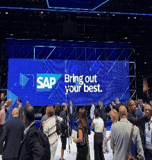 SAP Sapphire speakers at the virtual studio with SAP gradient anvils fanning out